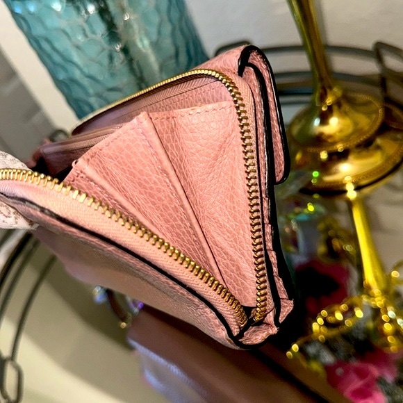 Authentic GUCCI Interlocking G Logo Leather Long Trifold Wallet - Picture 14 of 16